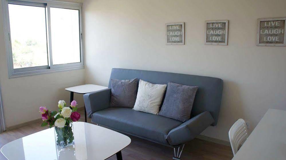 Zavos Colours Boutique Apartments Лимасол Екстериор снимка