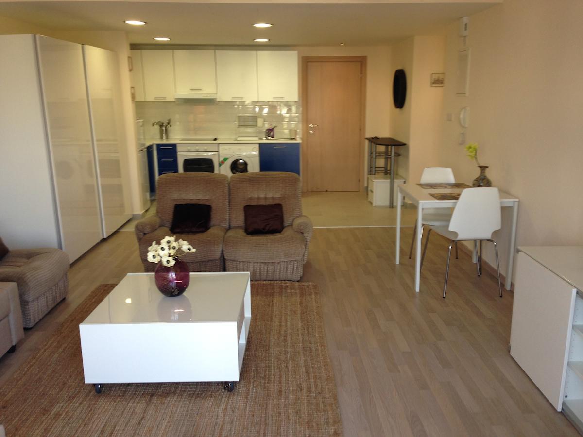 Zavos Colours Boutique Apartments Лимасол Стая снимка