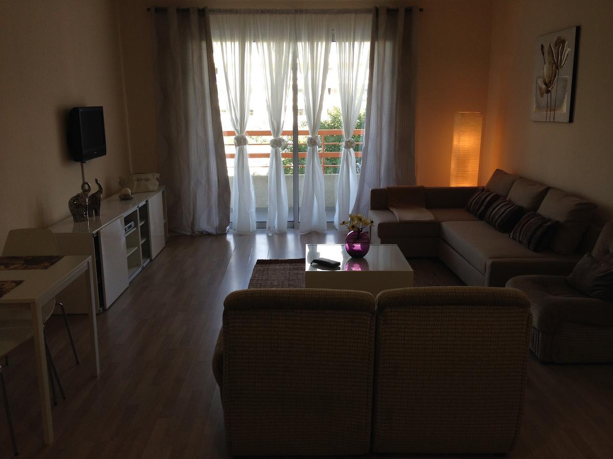 Zavos Colours Boutique Apartments Лимасол Стая снимка