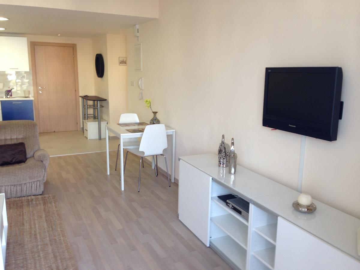 Zavos Colours Boutique Apartments Лимасол Стая снимка