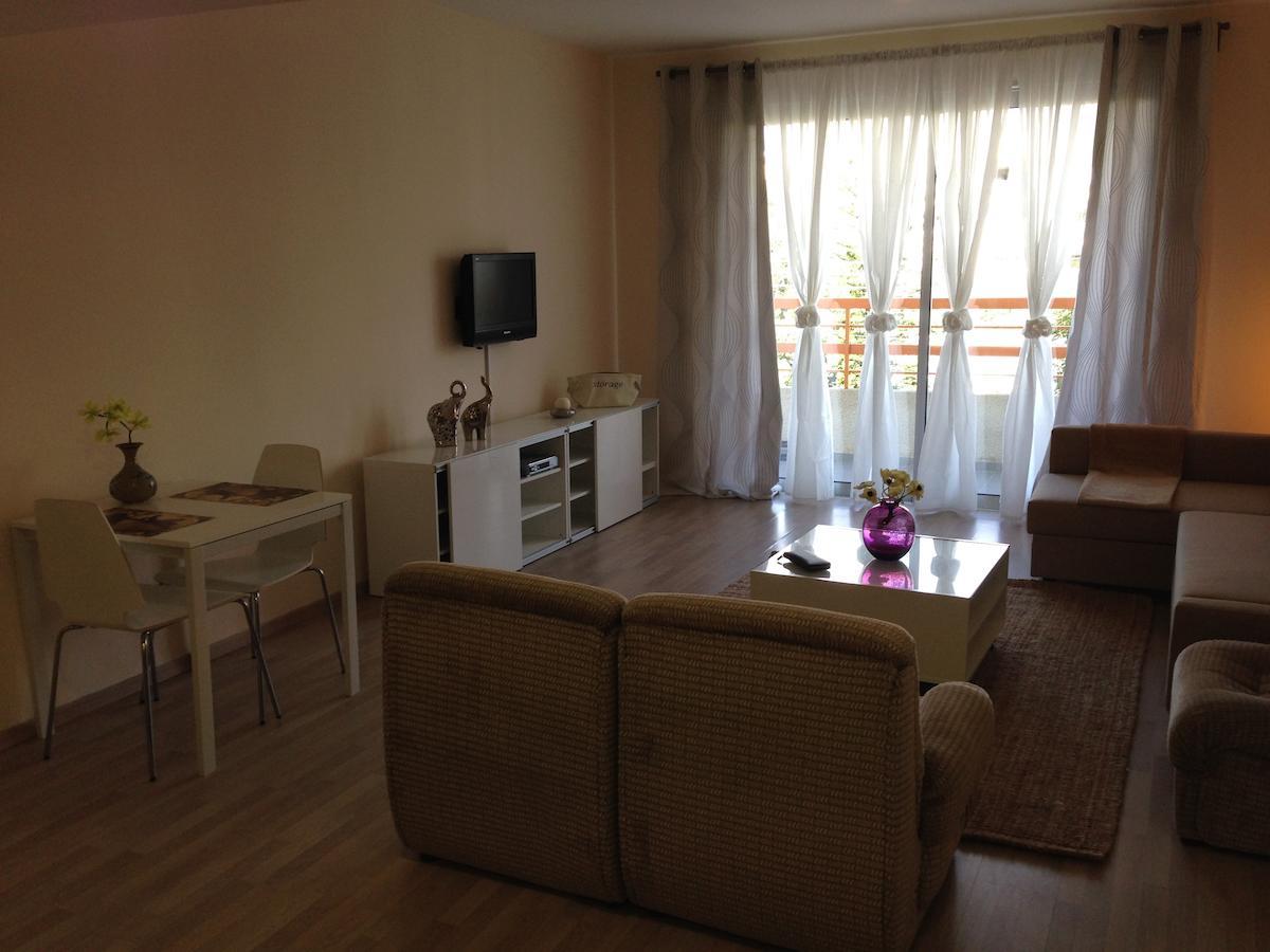 Zavos Colours Boutique Apartments Лимасол Стая снимка